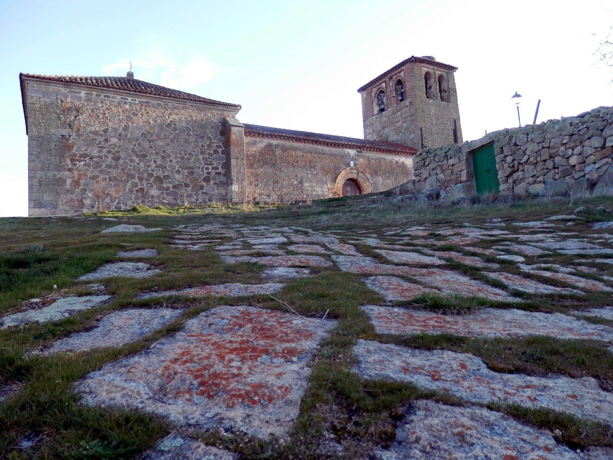 Casa Rural El Dolmen Guest House Bernuy-Salinero Exterior foto